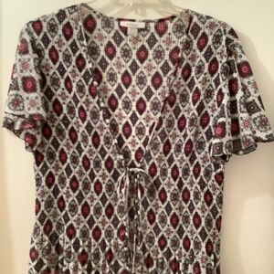 Short flare sleeve top plus size 22/24 patterned blouse with string tie at chest